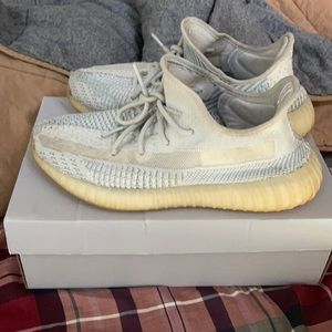 Yeezy Boost 350 V2